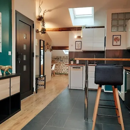 Apartment Grand Proche Metro Avec Climatisation